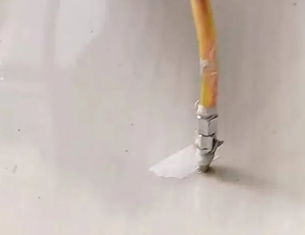 广南瓷砖空鼓维修公司专业解答在瓷砖铺贴过程中，如果使用的砂料过粗（如全部使用了粗砂），可能会导致以下问题